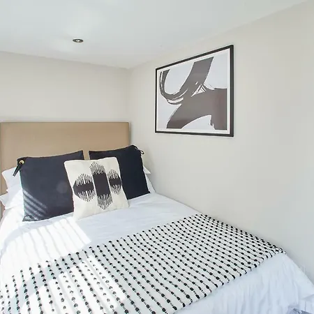 Host & - West Cliff View Apartament