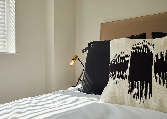 Apartament Host & - West Cliff View *