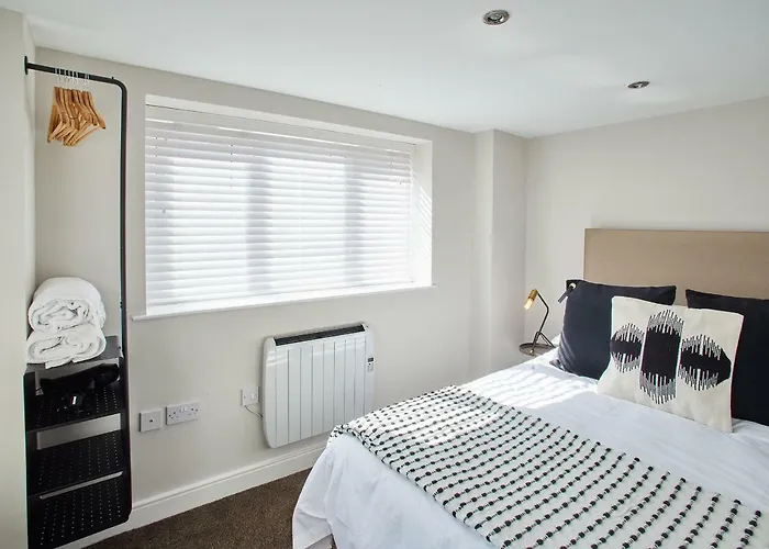 Host & - West Cliff View Apartament *